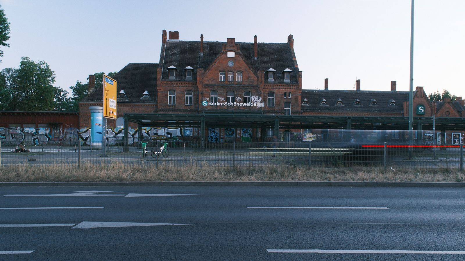 Guildwood station car service