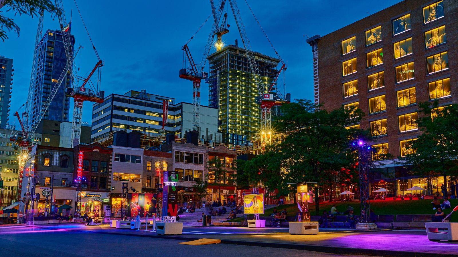 Limo service Montreal from Toronto