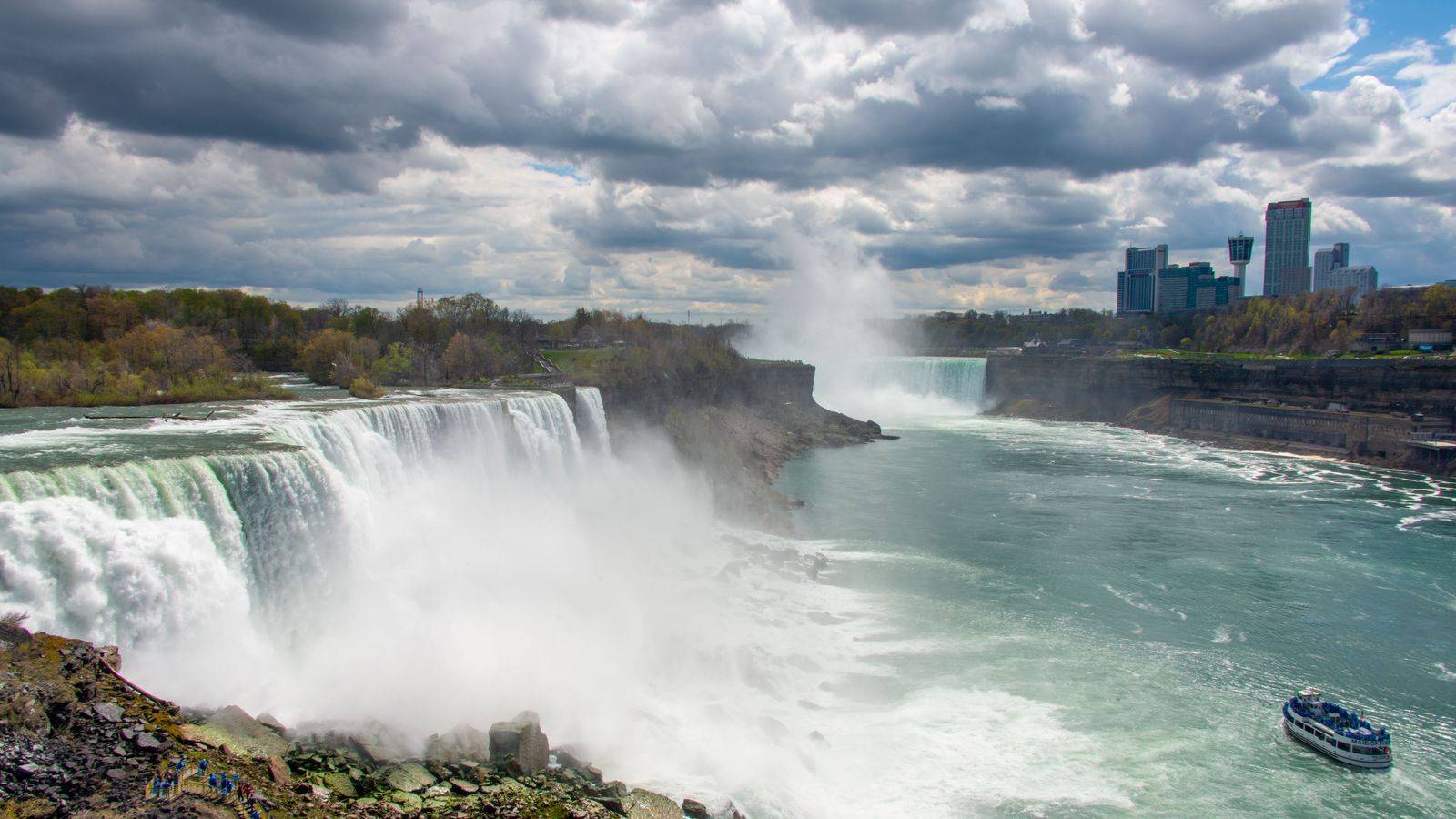 Pearson to Niagara Falls by car