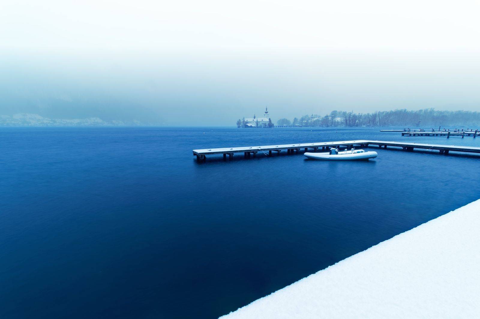 Snow on the Lake Simcoe shoreline north of Newmarket in winter