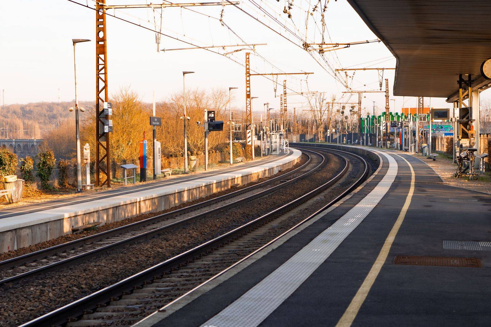 A commuter platform on the Stouffville GO line, which runs to Union Station