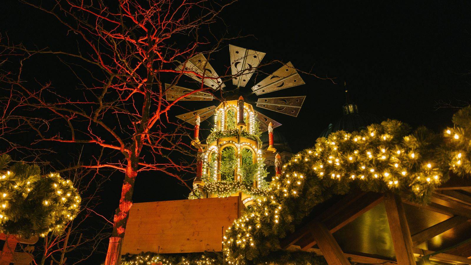 Distillery Winter Village (Toronto Christmas Market)