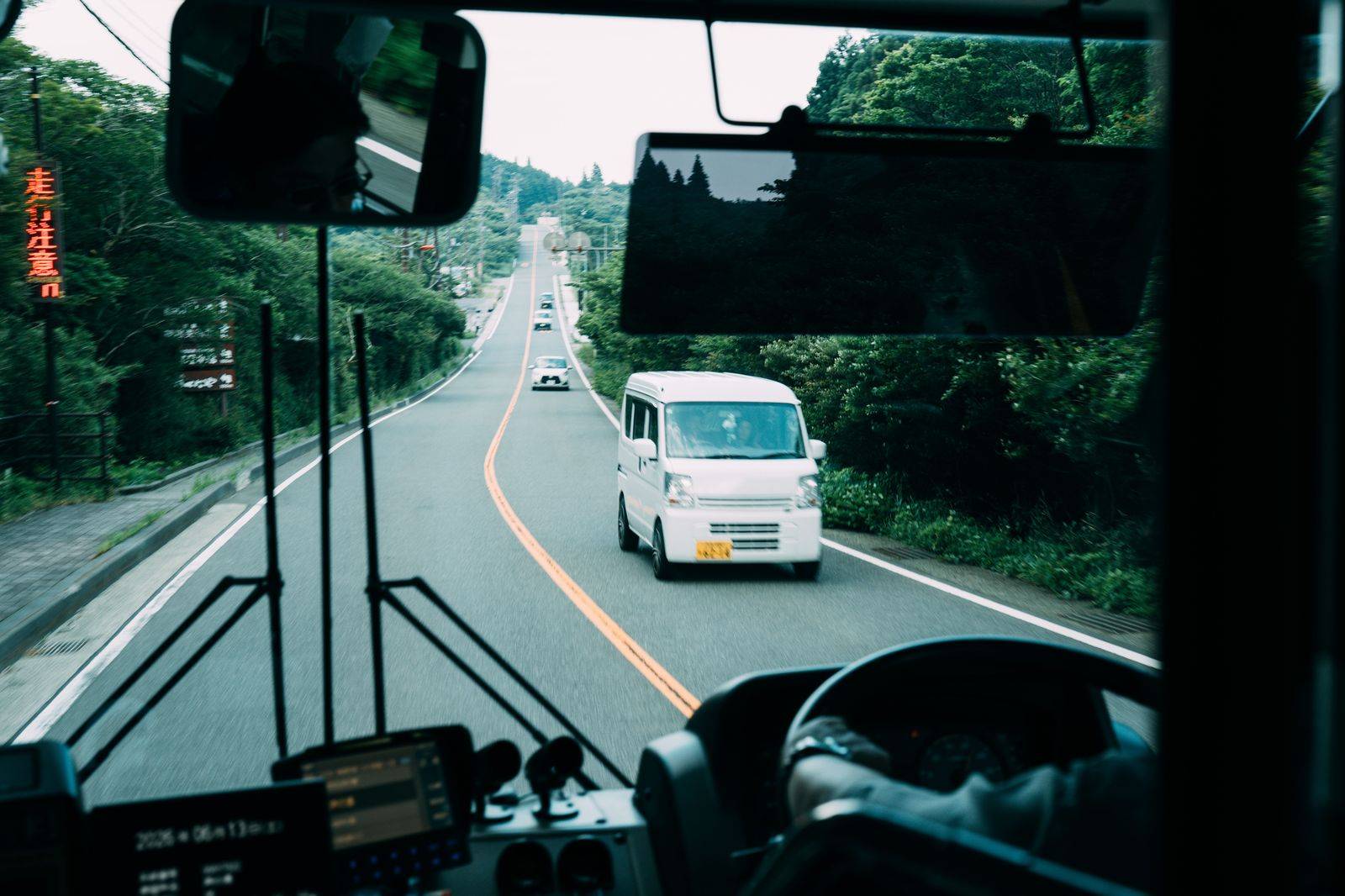 Coach bus (55)