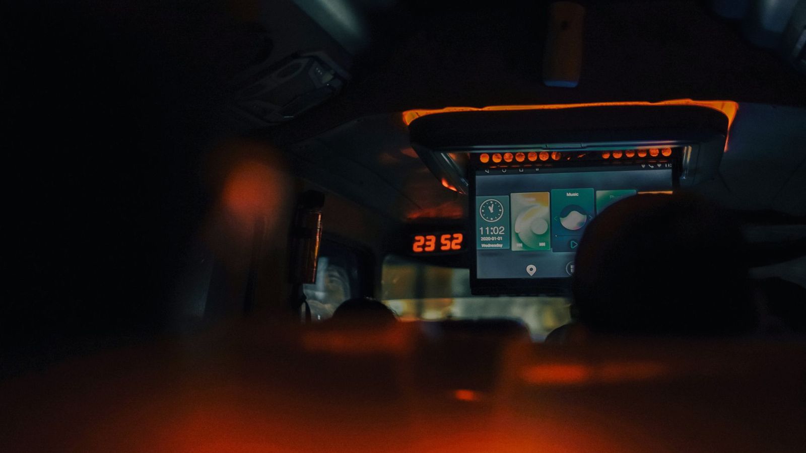 Limo bus Toronto: the 20- and 30-seat party bus, explained seat by seat