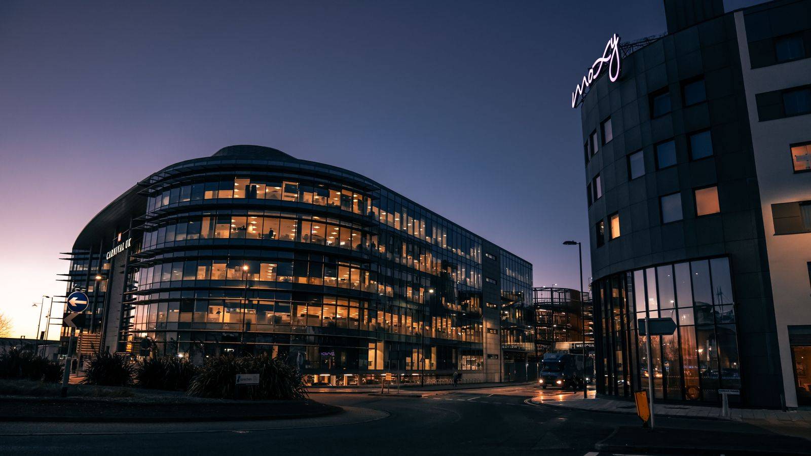 Markham Hotels to Pearson | Toronto Black Car Service