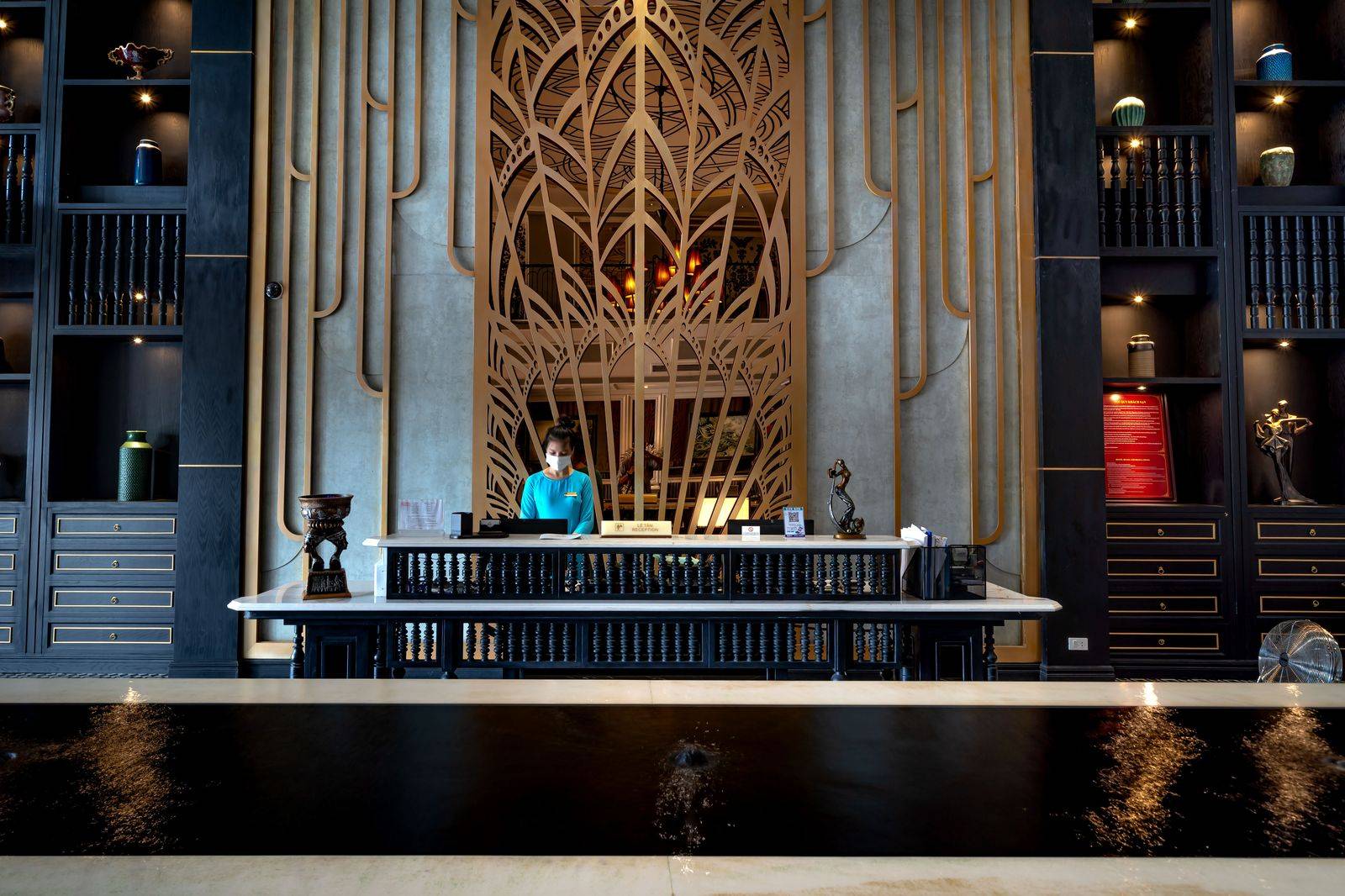 Hotels - Financial District, Yorkville, the waterfront, the airport strip and Niagara.