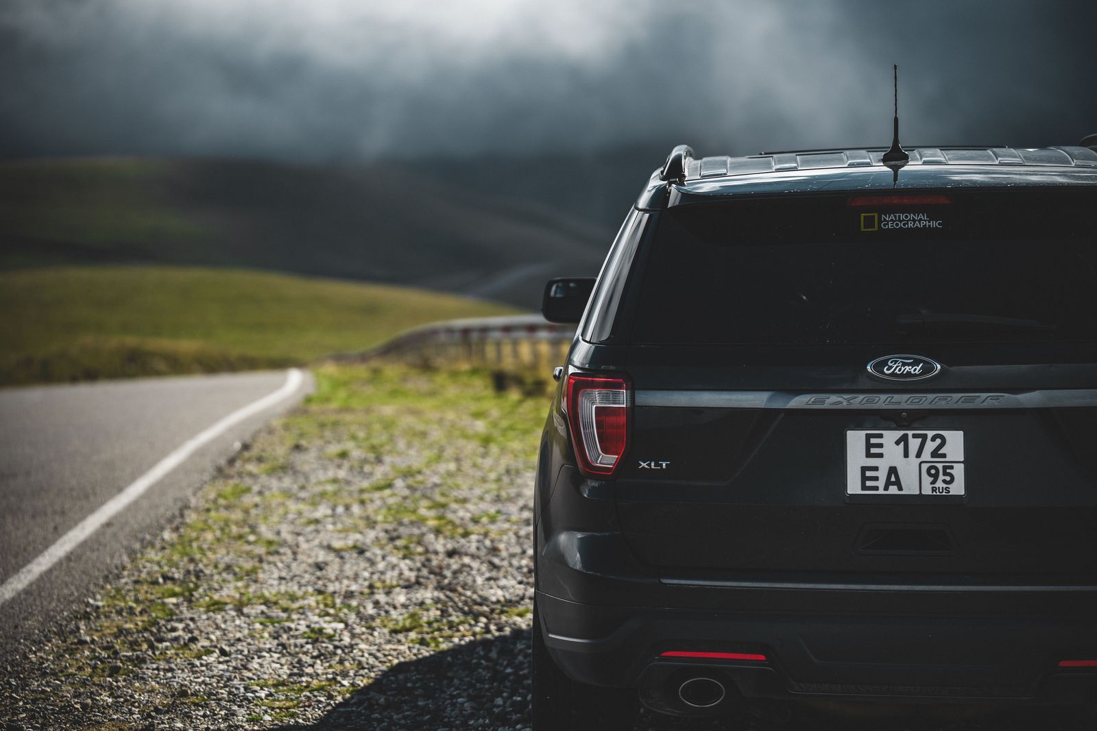 A black SUV on a long Pennsylvania interstate on the way from Toronto to Philadelphia
